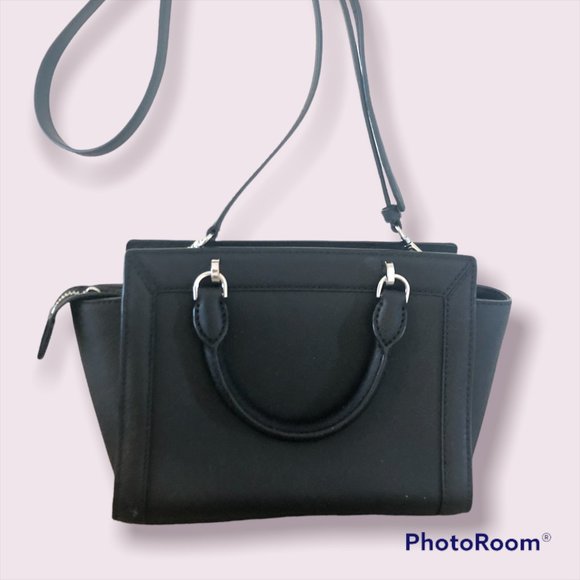 Michael Kors premium handbag, crossbody, black colour, like new condition - Picture 4 of 10